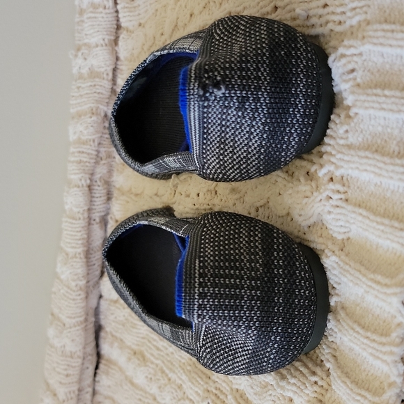 Rothys pointed flats size 7 machine washable super comfortable. - Picture 7 of 12